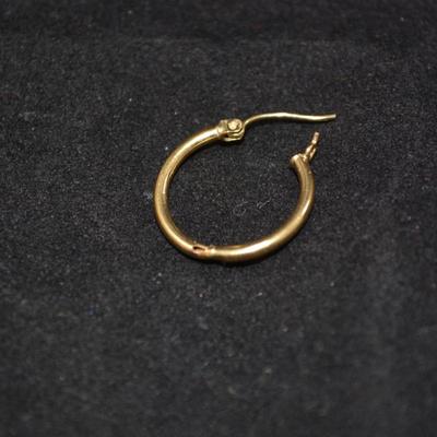 14K Gold Hoop Earrings .75" - 0.9g