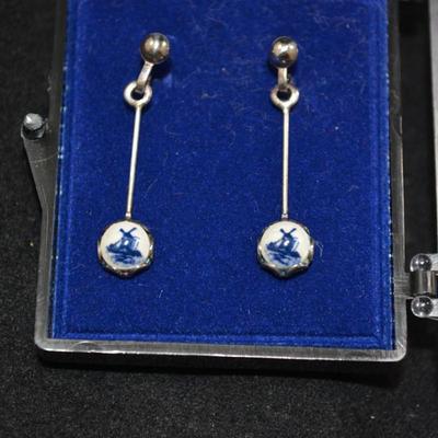 Vintage Sterling Delft Drop Earrings 1.1g