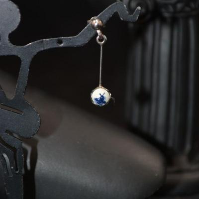 Vintage Sterling Delft Drop Earrings 1.1g