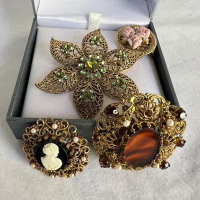 Delicate Gold Lockets, Leaf Necklaces Plus Earrings, Bracelets & More (P-RG)