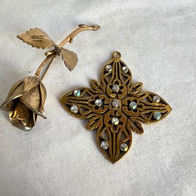 Delicate Gold Lockets, Leaf Necklaces Plus Earrings, Bracelets & More (P-RG)