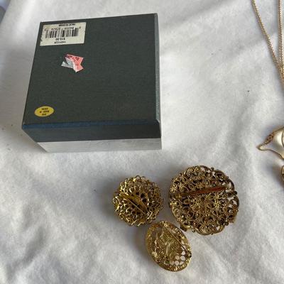 Delicate Gold Lockets, Leaf Necklaces Plus Earrings, Bracelets & More (P-RG)