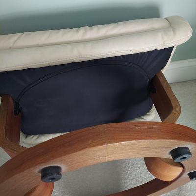 Tan Leather Chair w/ Ekornes Stressless Ottoman (UB2-BBL)