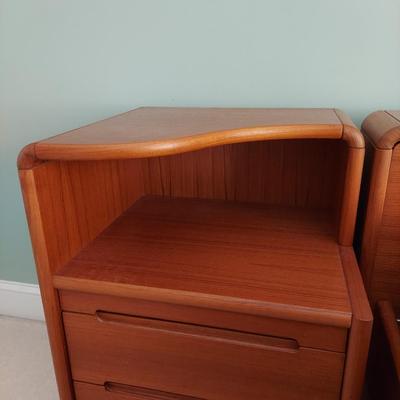 Sun Cabinet Co Teak Platform King Size Bed and Nightstands (UB2-BBL)