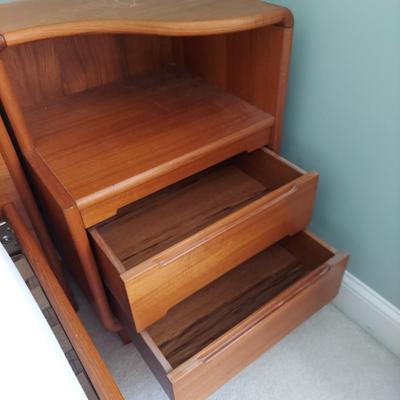 Sun Cabinet Co Teak Platform King Size Bed and Nightstands (UB2-BBL)
