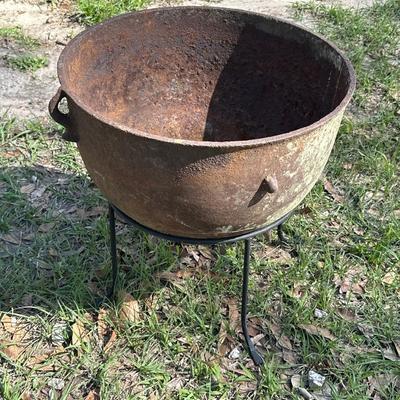 Cast Iron Heavy Footed Pot ~ * Read Details ~ See Photos