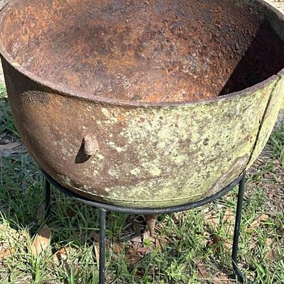Cast Iron Heavy Footed Pot ~ * Read Details ~ See Photos