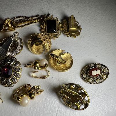 Gold Charm Bracelets, Rings & Clip-On Earrings (P-RG)