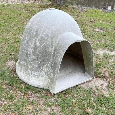 DOGLOO ~ Outdoor Dog House ~ *Read Details