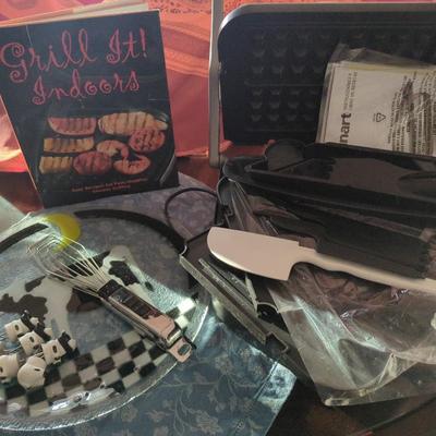 Indoor Grill Set: Griller by Cuisinart, Glass Cow Serving Platter, Cow Corn Holder, Locking flat tongs, Grill It Indoors Cookbook