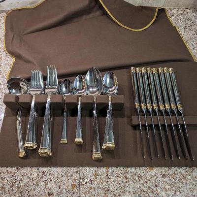 Lenox Gold and Sterling Service for 8 Utensil Set with 4 Serving Pieces in Drawer Cloth Insert