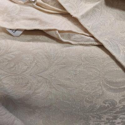 Damask standard rectangle tablecloth and 6 napkins