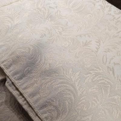 Damask standard rectangle tablecloth and 6 napkins