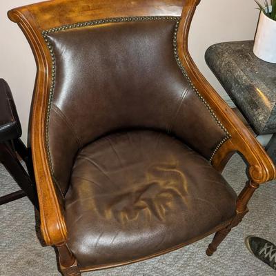 Accent chair