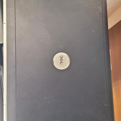 5 older laptops and 2 desktops for parts or gold recovery