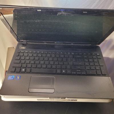 5 older laptops and 2 desktops for parts or gold recovery