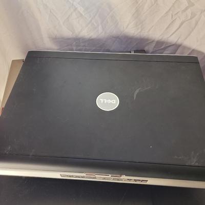 5 older laptops and 2 desktops for parts or gold recovery