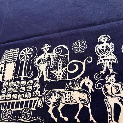 Lot of Tablecloths & Napkins - Great Graphics