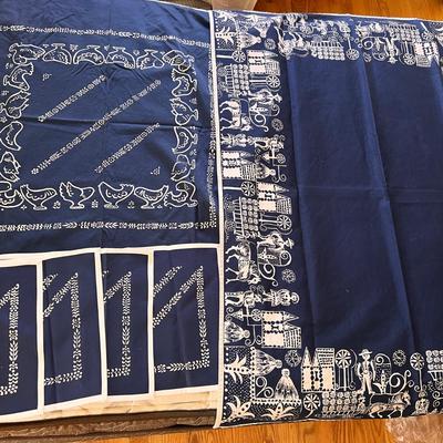 Lot of Tablecloths & Napkins - Great Graphics