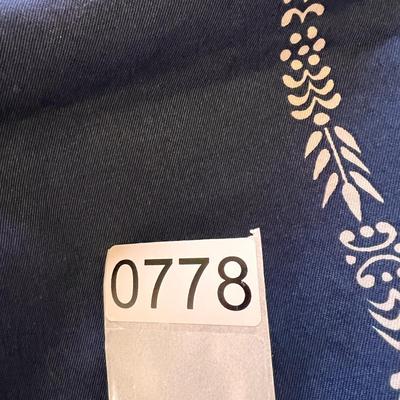 Lot of Tablecloths & Napkins - Great Graphics