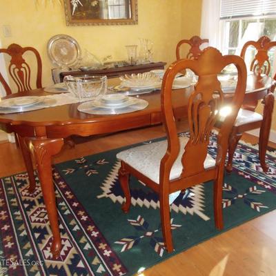 Queen Anne Style Dining Table and 6 Chairs