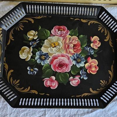 2 vintage metal trays, great condition! 1940's Tole Painted