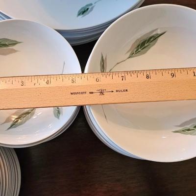 Mikasa China set "Spring Oaks"