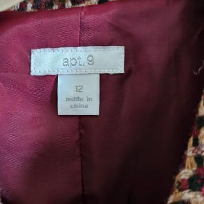 Cute light weight coat jacket size 12, Apt.9