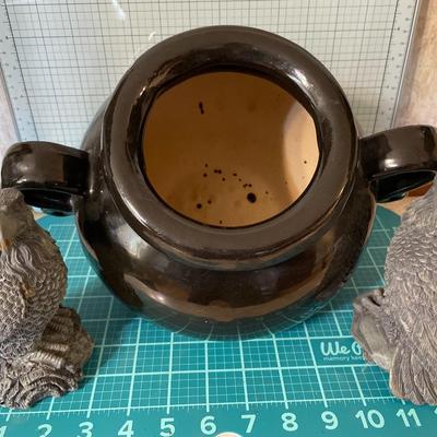 Slanted Black ceramic pot with 2 plastic eagles