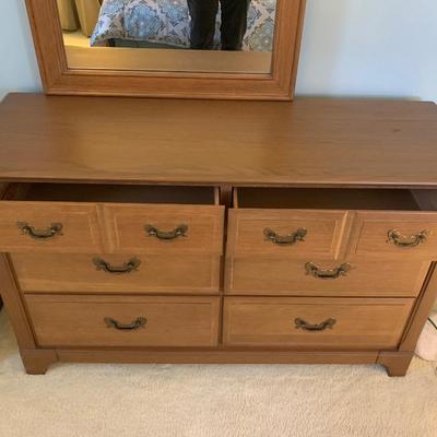 Kroehler dresser with mirror