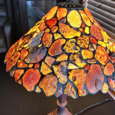 ABSOLUTELY BEAUTIFUL TIFFANY STYLE AGATE LAMP