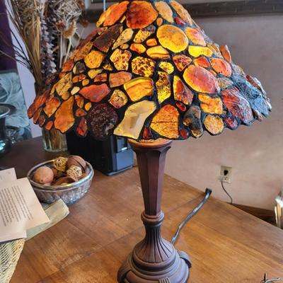 ABSOLUTELY BEAUTIFUL TIFFANY STYLE AGATE LAMP