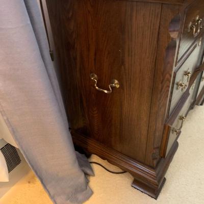 Pennsylvania House side table/night stand 31" WIDE