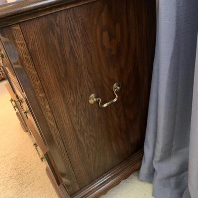 Pennsylvania House side table/night stand 31" WIDE