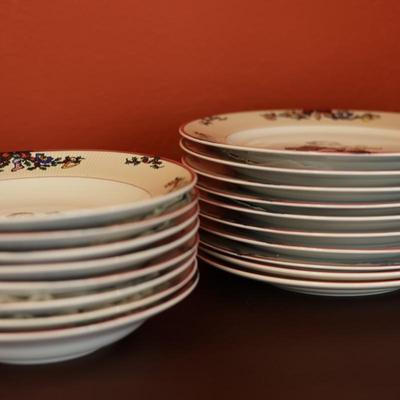 FITZ AND FLOYD Santa's List Stoneware (32 total)