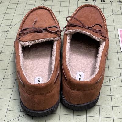 Airwalk Moccasins Slippers - Mens Size 10