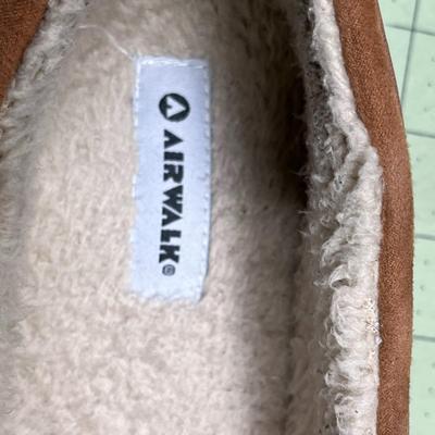 Airwalk Moccasins Slippers - Mens Size 10