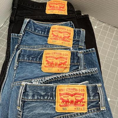 Levi Strauss & Co Bundle (Sizes 33/30, 33/30, 34/31, 33/31)