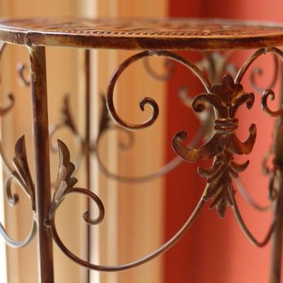 Round Top Pedestal Stand