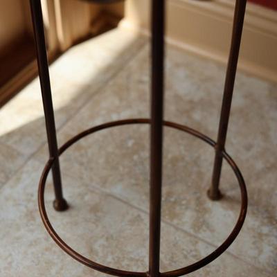 Round Top Pedestal Stand