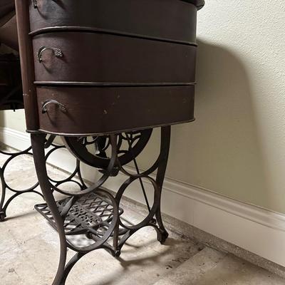 Beautiful Vintage Treadle Sewing Machine