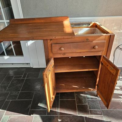 Wooden Planting Cabinet with Casters (SR-DW)