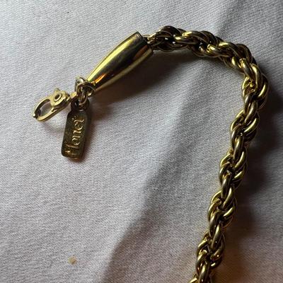 Huge Assortment of Gold Necklaces & Bracelets (P-RG)