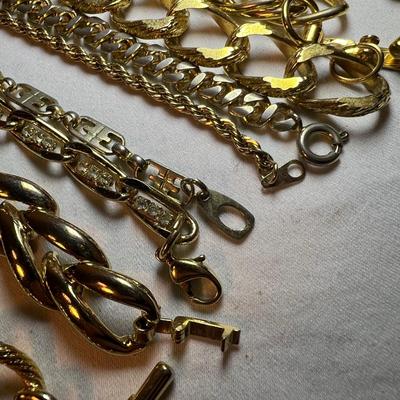Huge Assortment of Gold Necklaces & Bracelets (P-RG)