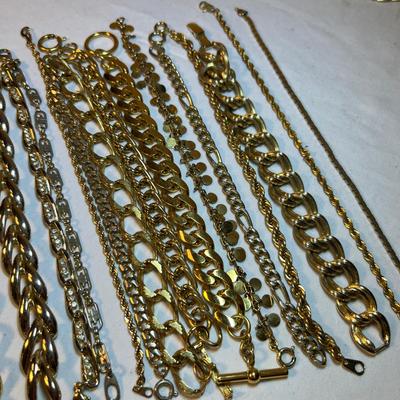 Huge Assortment of Gold Necklaces & Bracelets (P-RG)