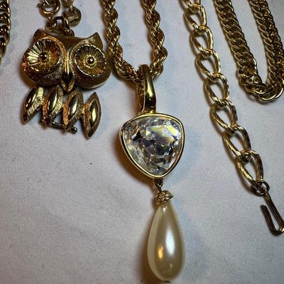 Huge Assortment of Gold Necklaces & Bracelets (P-RG)
