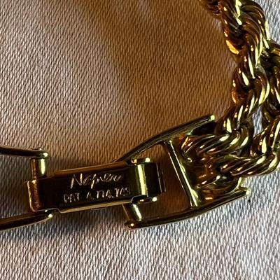 Huge Assortment of Gold Necklaces & Bracelets (P-RG)