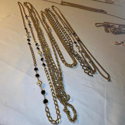 Huge Assortment of Gold Necklaces & Bracelets (P-RG)