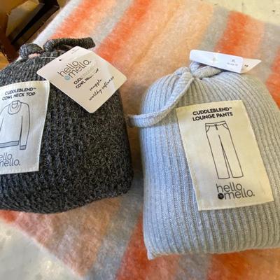Hello Mello XL Loungewear Set Lot Three