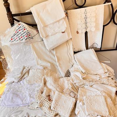 Big Lot Vintage Lace, Tatting Table Clolthes, Table Linens, Etc.